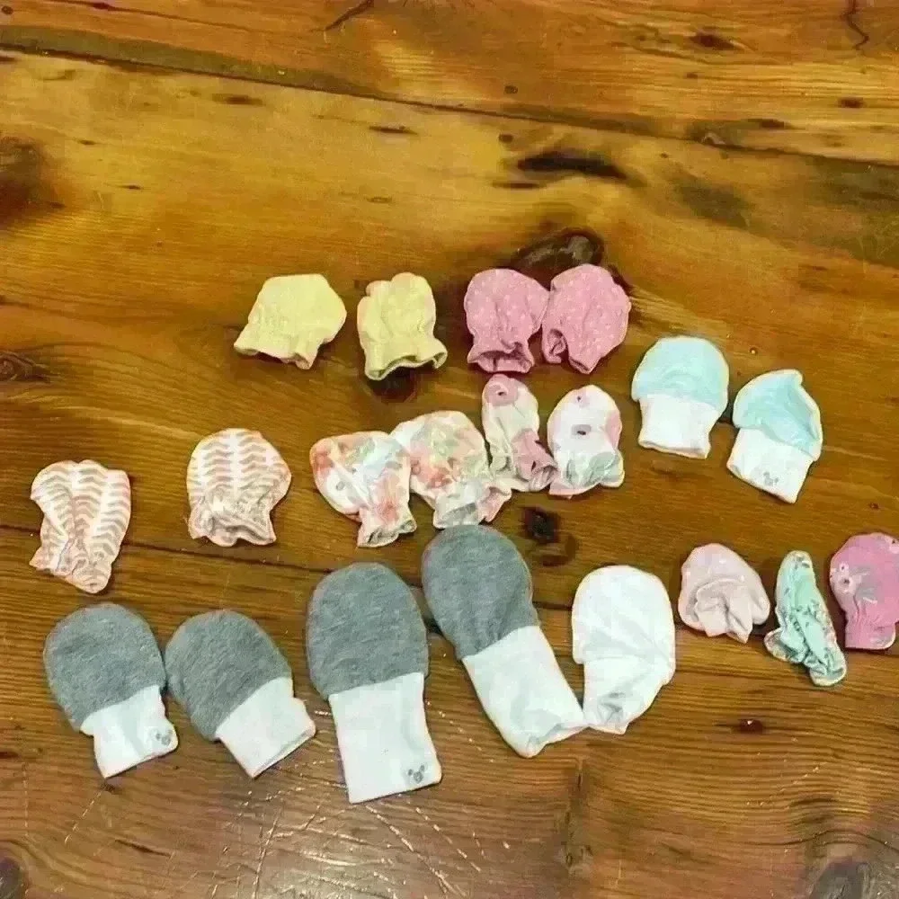 Baby mittens bundle set of 8 and a few mismatched